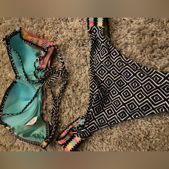 Colorful - Picture 3 of 3